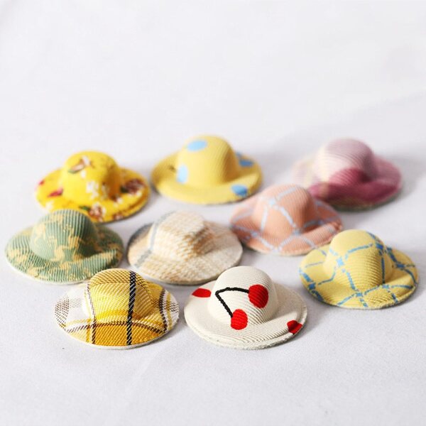 Cappelli miniatura per casa delle bambole 1:12 e 1:6 - set da 9 pezzi in tessuto resistente