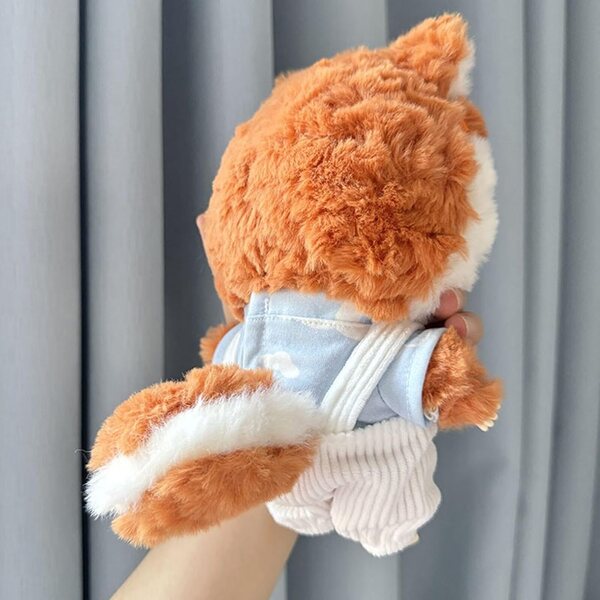 Hose mit Hosenträgern und T-Shirt für 20-cm-Puppen – farbenfrohe Miniaturkleidung
