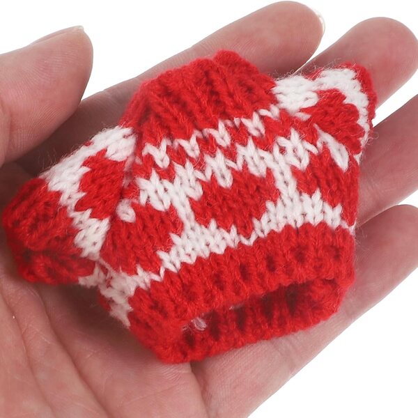 Miniatur-Winterkleidungsset für Puppen mit Mütze, Pullover, Handschuhen und Socken