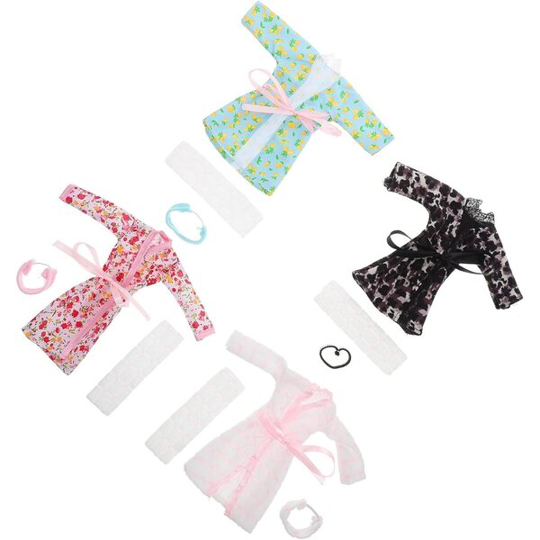 Set 4 Pezzi Vestiti e Accessori per Bambole con Pigiama, Accappatoio e Fascia per Capelli