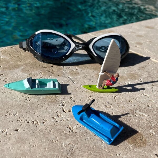 Miniature in Plastica In The Water TOOB - 12 Mini Navi Dettagliate Safari Ltd.