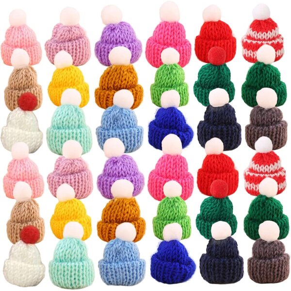 150 Stück weihnachtliche Mini-Strickmützen, bunte Wollaccessoires für die Basteldekoration