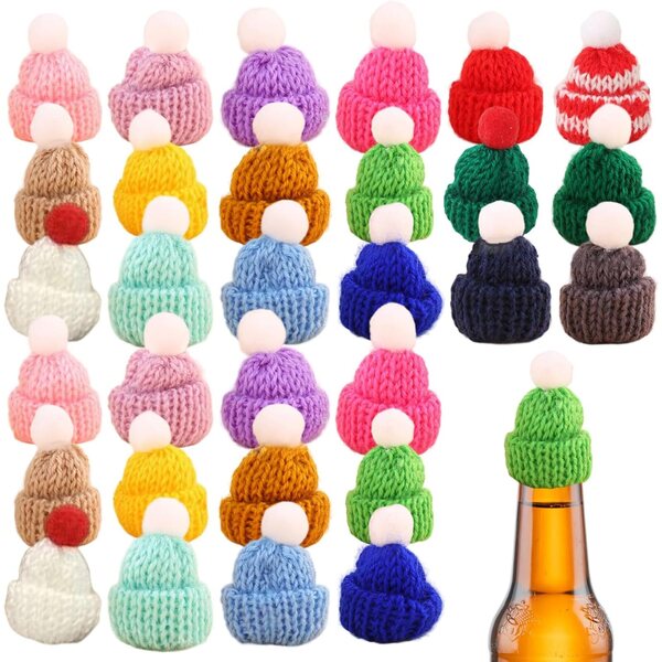 150 Stück weihnachtliche Mini-Strickmützen, bunte Wollaccessoires für die Basteldekoration