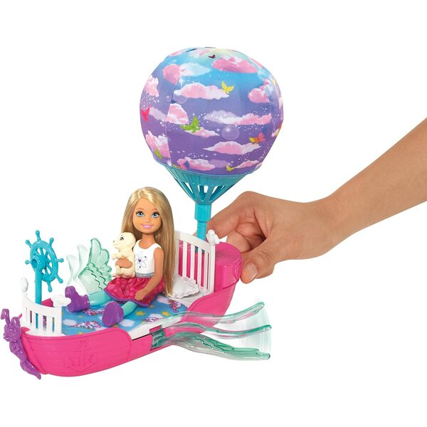 Barbie Chelsea Magica Barca dei Sogni con Ali Mobili e Rotelle Nascoste Dreamtopia
