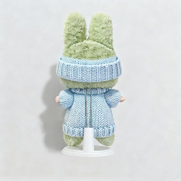17-cm-Puppenkleidungsset mit blauem Pullover, Mütze und verstellbarer Stütze