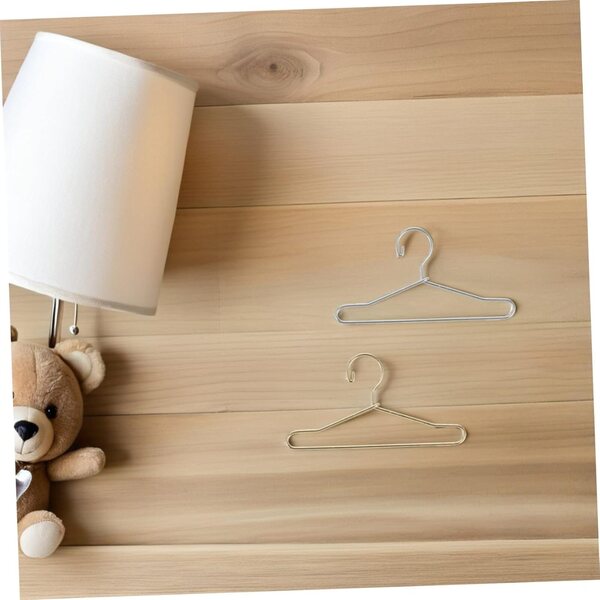 Vaguelly 24 Mini-Metall-Kleiderbügel für Puppen – farbenfrohes Kleiderschrank-Zubehör