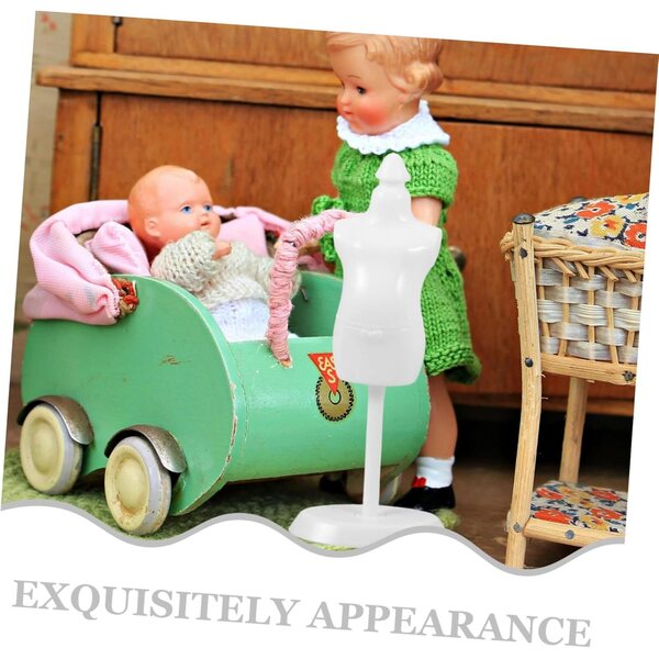 Set mit 4 robusten Mini-Schaufensterpuppen aus Kunststoff mit Puppenständer und Display