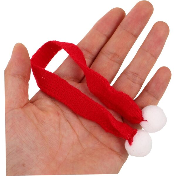 Set mit 40 Weihnachtsmützen und Schals für Puppen – festliche Strickaccessoires