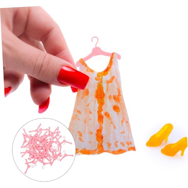 50 Mini Appendiabiti in Plastica per Bambole - Grucce Resistenti e Sicure per Organizzazione Giochi