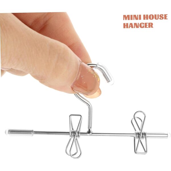 Mikinona 5 Mini-Kleiderbügel für Puppen aus silbernem Metall – realistische und widerstandsfähige Kleiderbügel