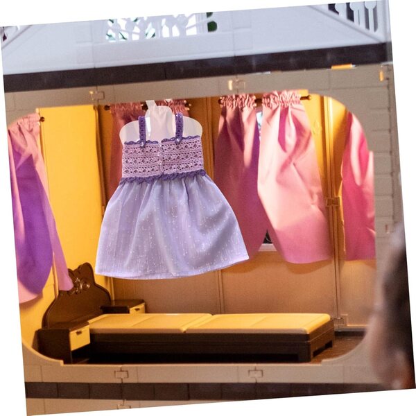 100 transparente Mini-Kunststoff-Kleiderbügel für Puppen – platzsparender Puppenhaus-Organizer