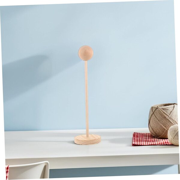 Figurenhalter und Perückenständer aus Holz – moderner Puppen-Organizer