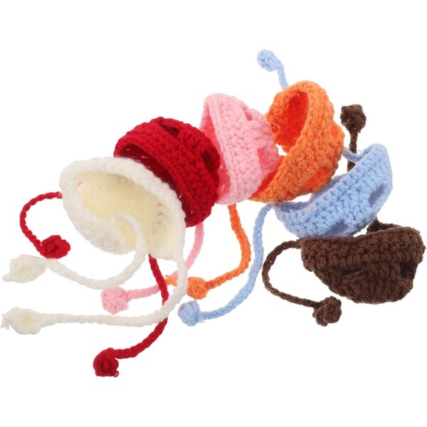 KOMBIUDA 6 Mini-Strick-Weihnachtsmützen für Puppen und Tiere, festliche Dekorationen