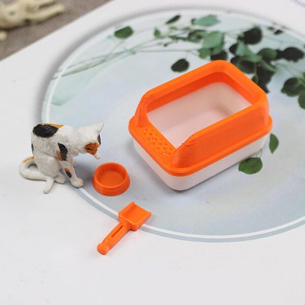 Gissroys Miniatur-Spielset mit Katzentoilette und Futternapf im Maßstab 1:12