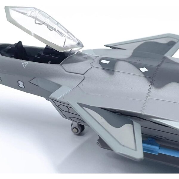 1:100 Chengdu J-20 Kampfflugzeugmodell der chinesischen Luftwaffe aus Legierung und PC, perfekte Dekoration