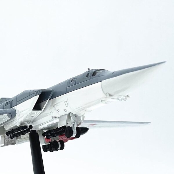 Russisches TU-22M3 Backfire 1:144-Legierungs- und ABS-Modell für TECKEEN-Kollektoren