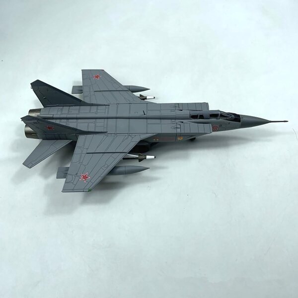 MiG-31 1:72 DAGIJIRD Flugzeugmodell mit Ständer – Sammlung und Dekoration