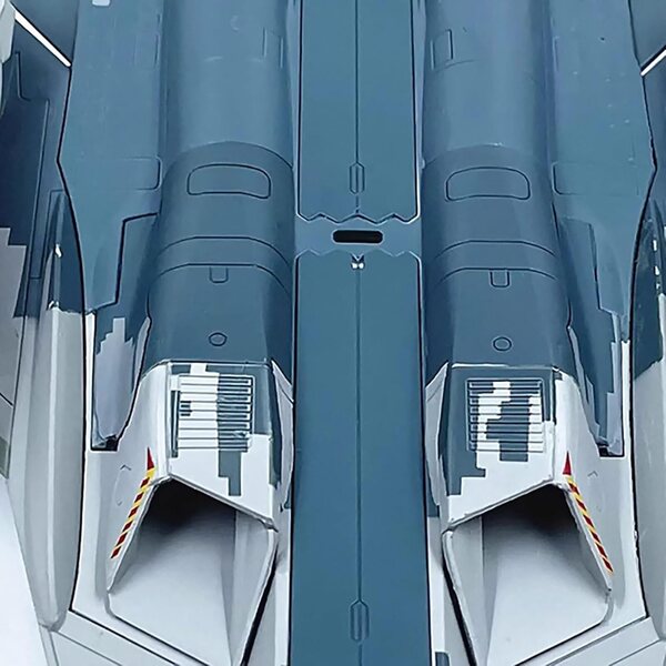 Suchoi Su-57 1:72 Legierungsflugzeugmodell | Originalgetreue Nachbildung des russischen Sammlerstücks