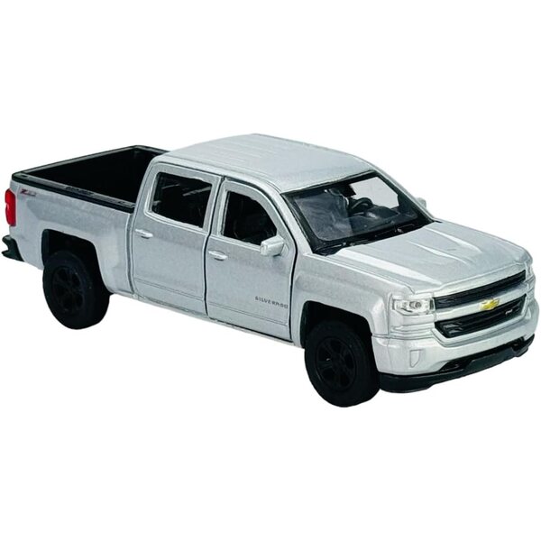 Chevrolet Silverado, 4. Januar 2018, silbernes Modell im Maßstab 1/34–1/39 aus Metall