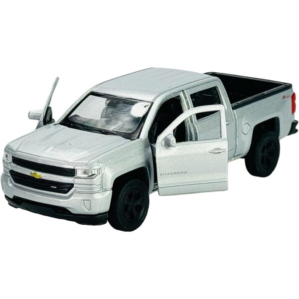 Chevrolet Silverado, 4. Januar 2018, silbernes Modell im Maßstab 1/34–1/39 aus Metall