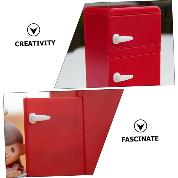 Mini Frigorifero Rosso in Plastica 1:12 per Casa delle Bambole e Gioco Simulato