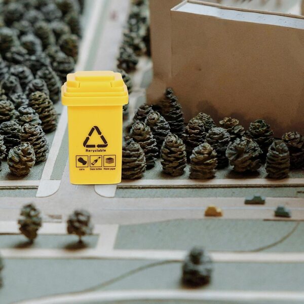 Miniatur-Mülleimer 5 Stück in verschiedenen Farben für detaillierte Dekorationen