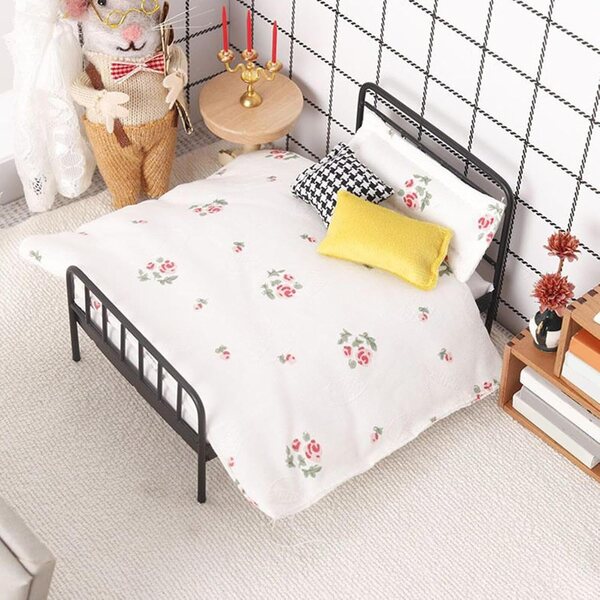 Mini-Vintage-Bett für Puppenhaus 1:12 mit Matratze und Metallstruktur