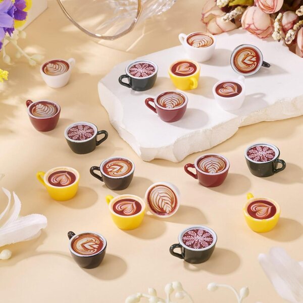 Mini-Kaffeetassen aus Kunstharz, 24 Stück, 6 Farben für DIY-Dekorationen
