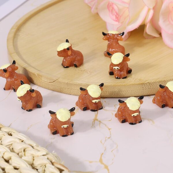 25 Mini Mucche Scozzesi in Resina Marrone per Decorazioni Casa, Giardino e Ufficio
