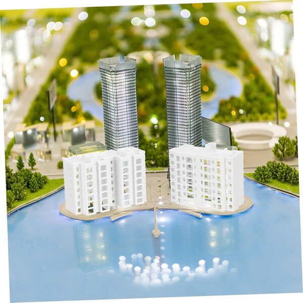 Set 4 Mini Edifici in Plastica per Micropaesaggi e Modelli Architettonici