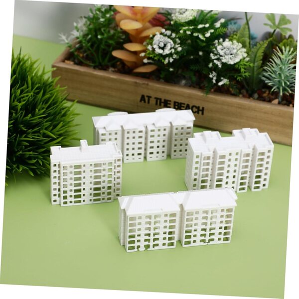 Set 4 Mini Edifici in Plastica per Micropaesaggi e Modelli Architettonici
