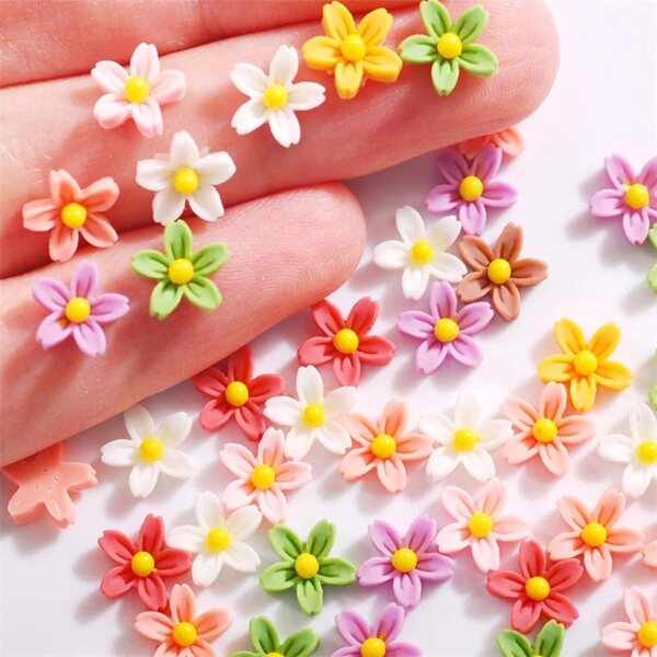 50 Mini fiori in resina colorati 3D per decorazioni fai da te e nail art 7x7 mm