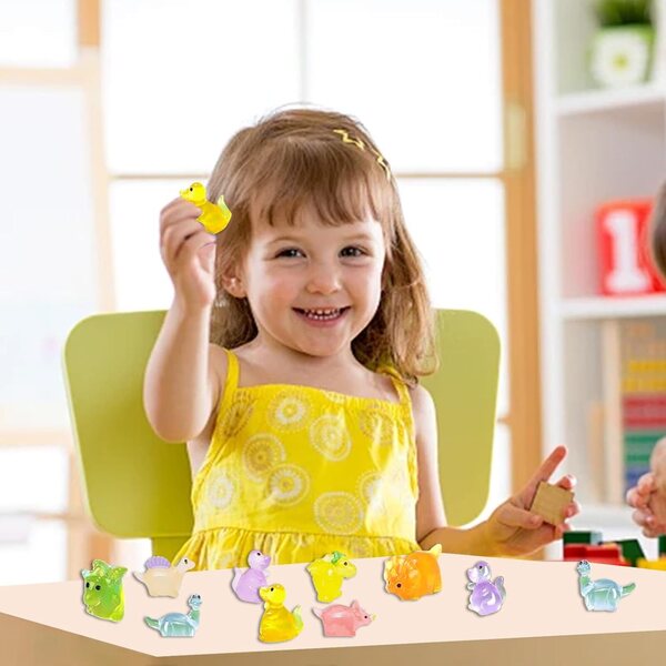 Set mit 50 leuchtenden Mini-Dinosauriern aus Kunstharz für Dekorationen und Heimwerkerarbeiten – mehrfarbig