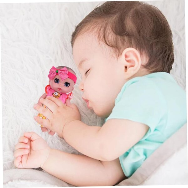 Minipuppen mit großen Augen und Kleidung, 6 x 16 cm große PVC-Gelenkpuppen