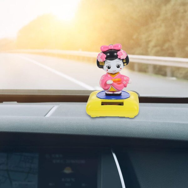 Outanaya Bambola Kimono Solare con Testa Oscillante, Decorazione Auto e Ufficio in Plastica Rosa