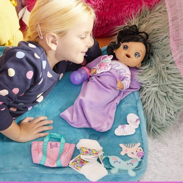 Baby Alive Bunny Sleepover Baby: 30,5 cm große Puppe mit Schlafsack und Hasenzubehör