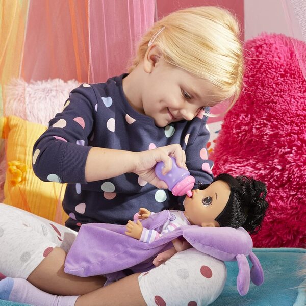 Baby Alive Bunny Sleepover Baby: 30,5 cm große Puppe mit Schlafsack und Hasenzubehör