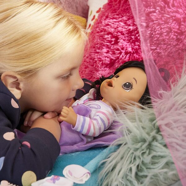 Baby Alive Bunny Sleepover Baby: 30,5 cm große Puppe mit Schlafsack und Hasenzubehör