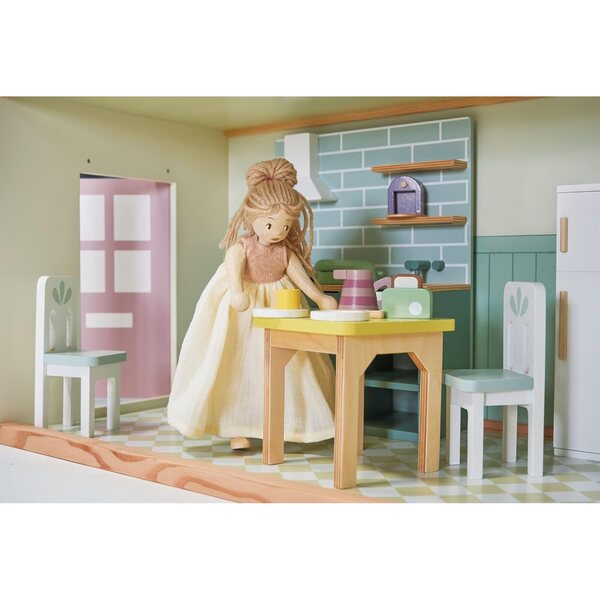 Ferne Tender Leaf Toys Holzpuppe mit beweglichen Gliedmaßen und abnehmbarer Kleidung