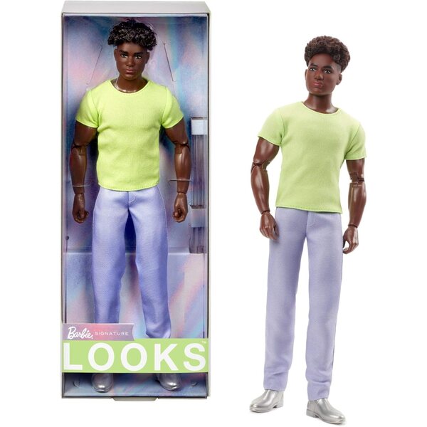 Ken Barbie Looks: 2000er-Jahre-Puppe mit Chartreuse-T-Shirt und metallic-silbernen Stiefeln