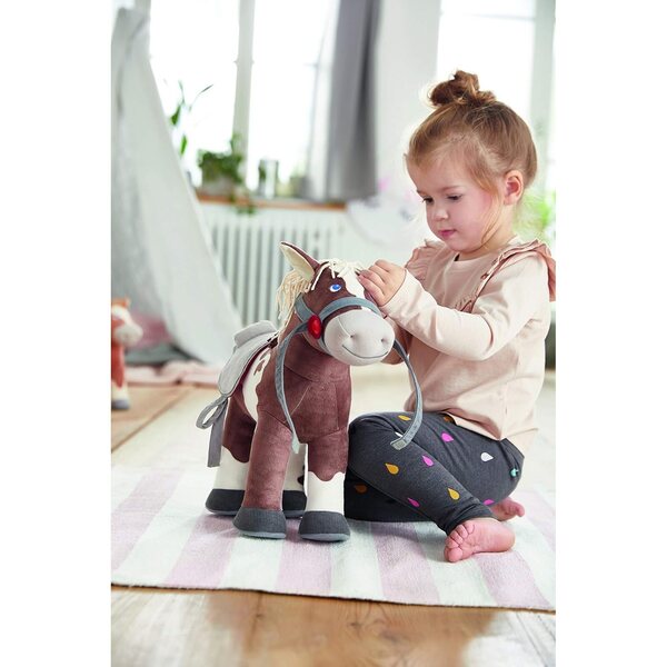 HABA Cavallo Joey con Accessori per Bambole, 35 cm, Giocattolo Morbido a 18 Mesi+