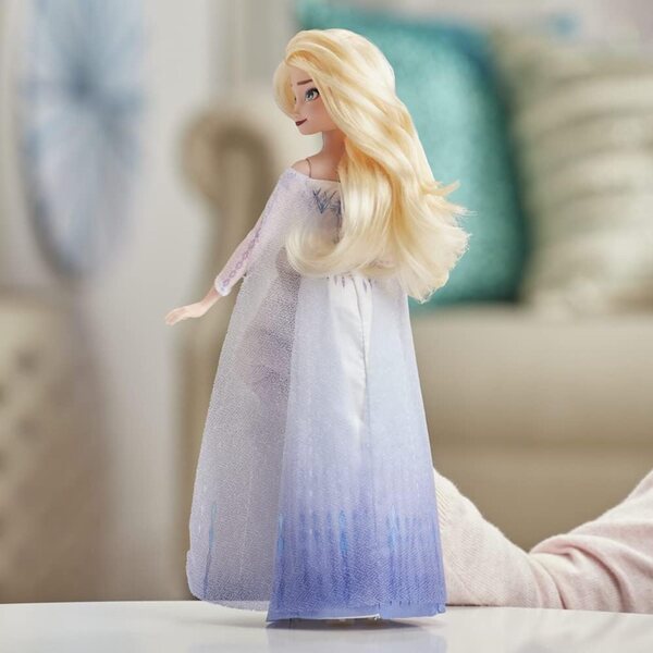 Disney Frozen 2 Elsa-Puppe, die „Show Yourself“ singt, inklusive Batterie