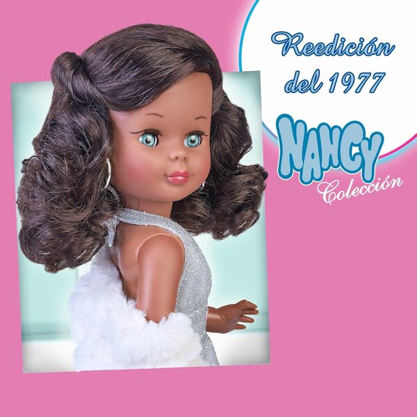 Nancy High School Collection 1977 Nachdruck 42 cm große Puppe mit silbernem Outfit und weißem Schal
