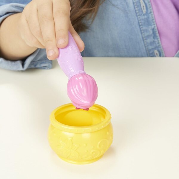 Hasbro Disney Princess Rapunzel Stamp and Style – Farbe ändern und Haare dekorieren