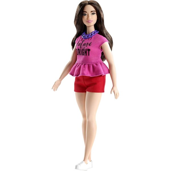 Kurvige Barbie-Fashionistas mit rosa Rüschenoberteil und roten Shorts – einzigartiger Stil und Persönlichkeit