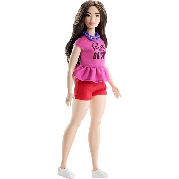 Kurvige Barbie-Fashionistas mit rosa Rüschenoberteil und roten Shorts – einzigartiger Stil und Persönlichkeit