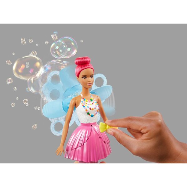 Barbie Magic Bubble Fairy mit Schmetterlingsflügeln, die Seifenblasen erzeugen