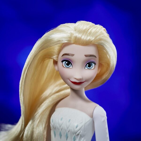 Hasbro Disney Frozen 2 Königin Elsa Basispuppe – Originalspielzeug