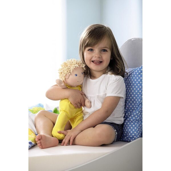 Haba Baby Doll Fritzi: Bambola morbida con vestiti in cotone, 33 cm, corpo imbottito
