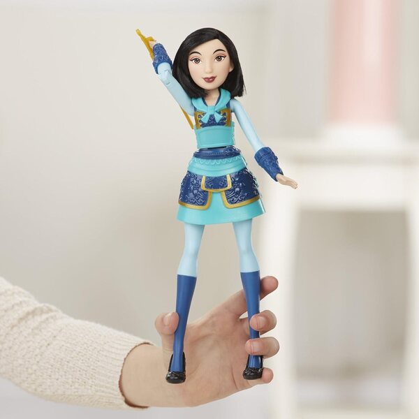 Disney Princess Mulan Abenteuerpuppe mit Rüstung und Schwert – Actionspiel